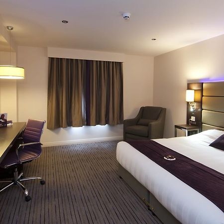 Premier Inn Ντανφέρμλιν Εξωτερικό φωτογραφία
