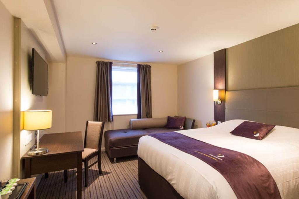 Premier Inn Ντανφέρμλιν Δωμάτιο φωτογραφία