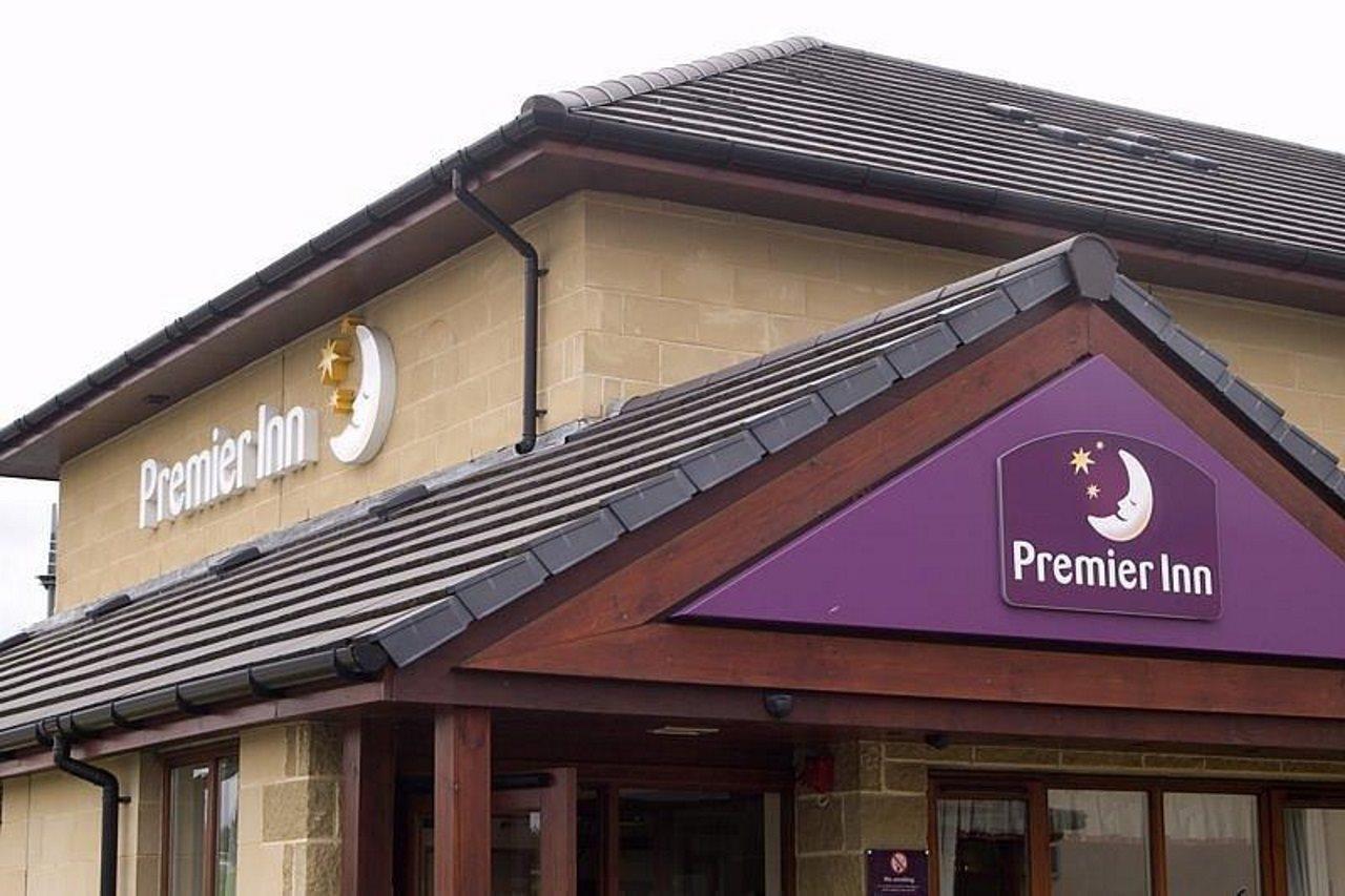 Premier Inn Ντανφέρμλιν Εξωτερικό φωτογραφία