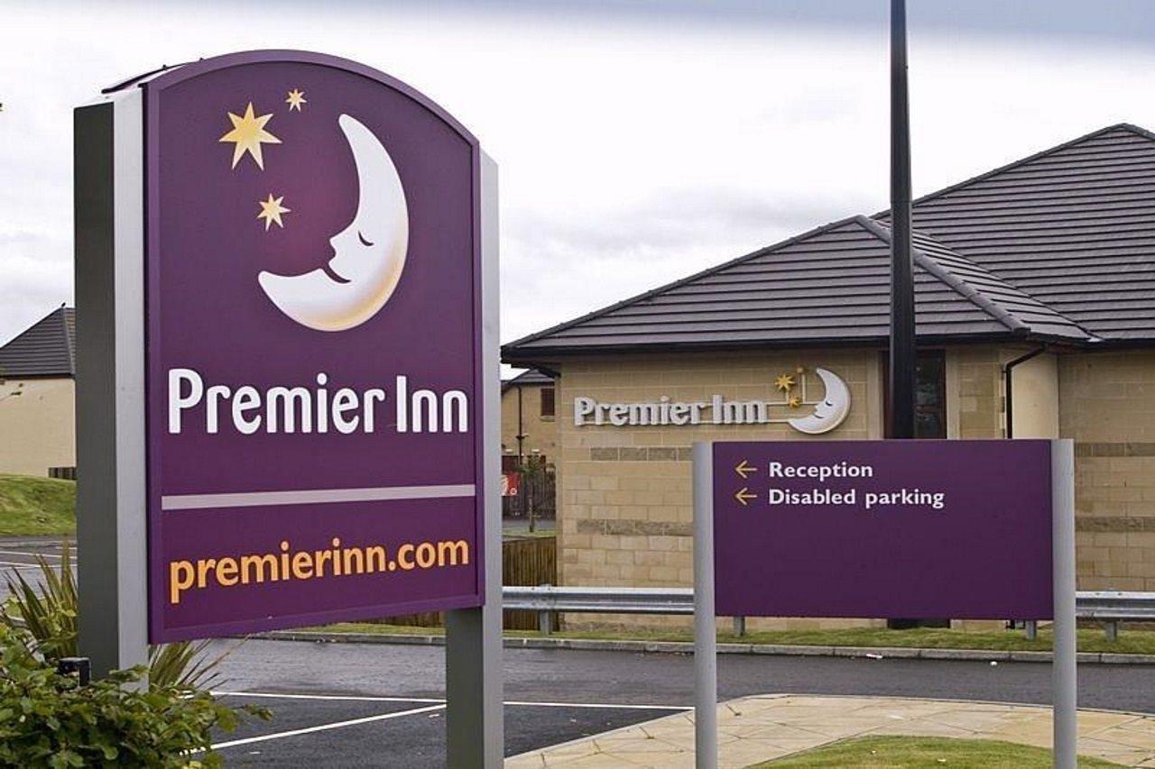 Premier Inn Ντανφέρμλιν Εξωτερικό φωτογραφία