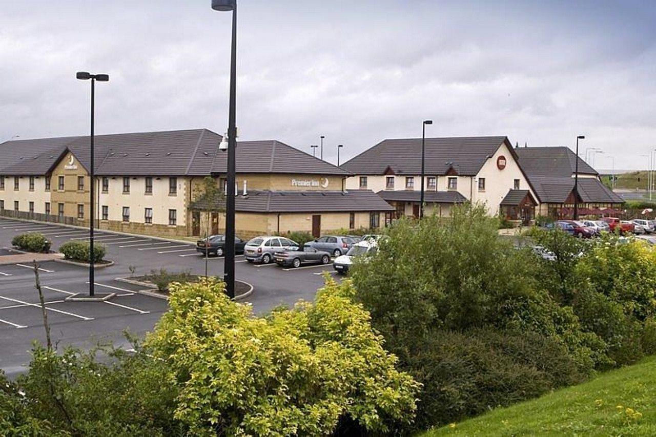 Premier Inn Ντανφέρμλιν Εξωτερικό φωτογραφία