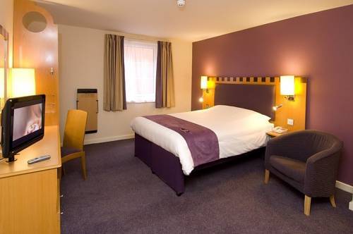 Premier Inn Ντανφέρμλιν Εξωτερικό φωτογραφία