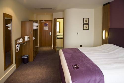 Premier Inn Ντανφέρμλιν Εξωτερικό φωτογραφία